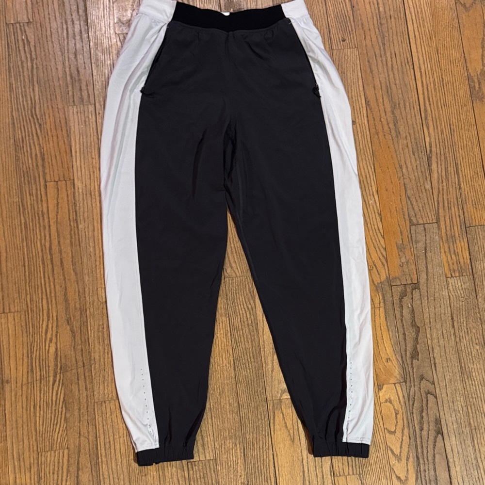 Lululemon Athletica Women’s size 8 Adaptive State High Rise color block jogger